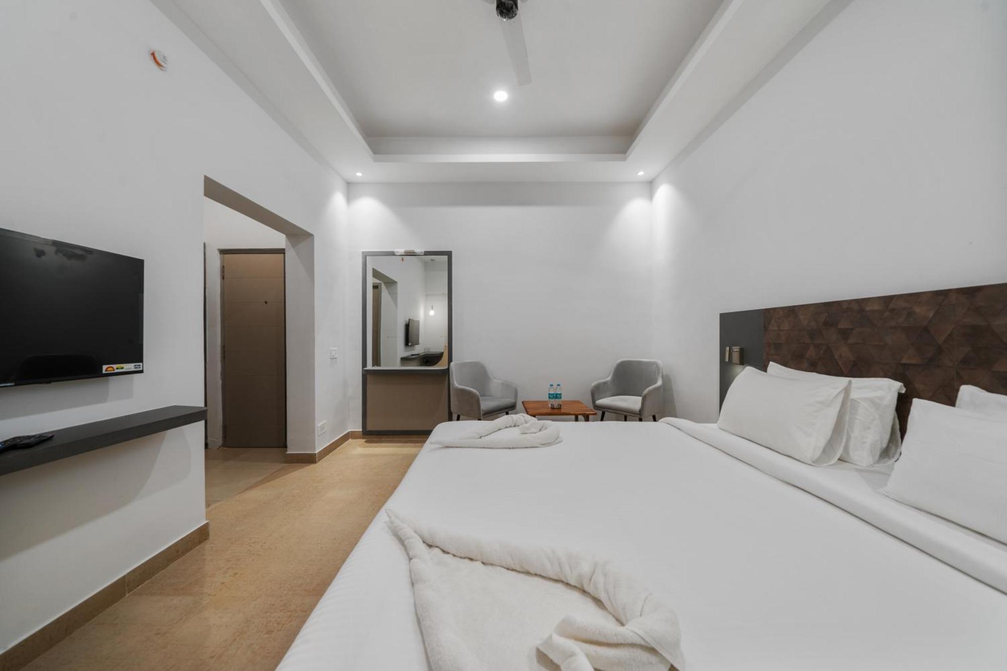 Hotel Gsr Tumkur ภายนอก รูปภาพ
