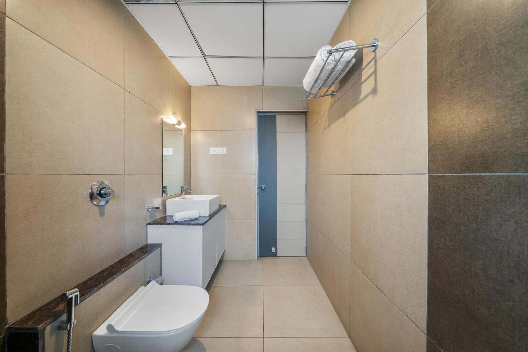 Hotel Gsr Tumkur ภายนอก รูปภาพ