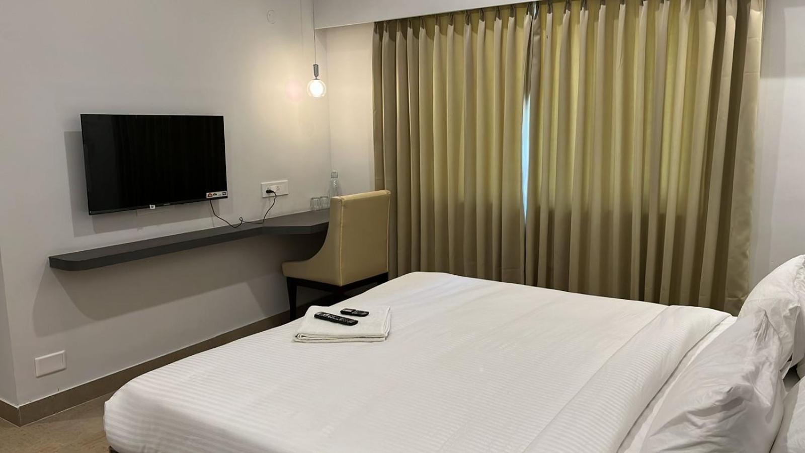 Hotel Gsr Tumkur ภายนอก รูปภาพ