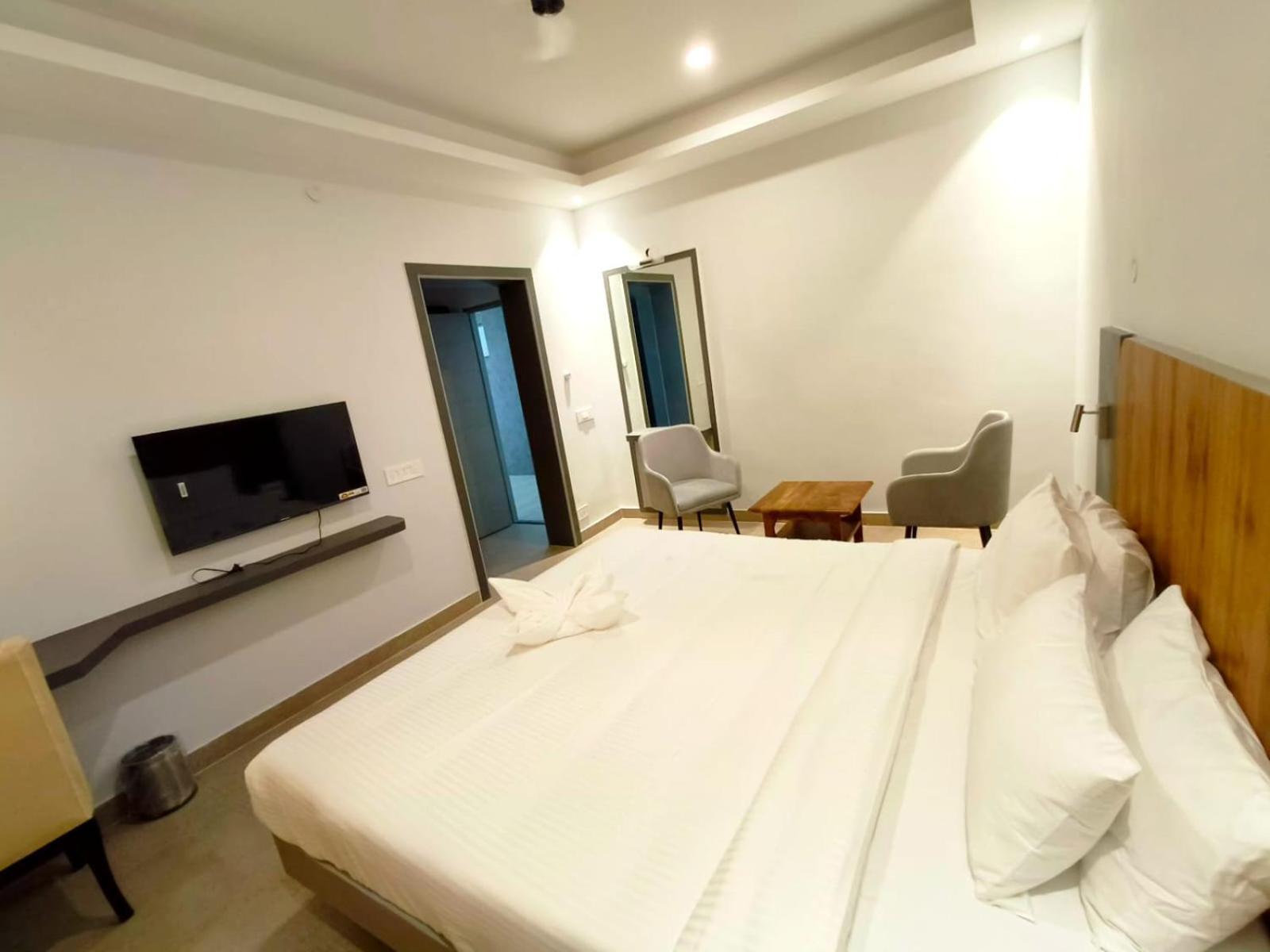 Hotel Gsr Tumkur ภายนอก รูปภาพ