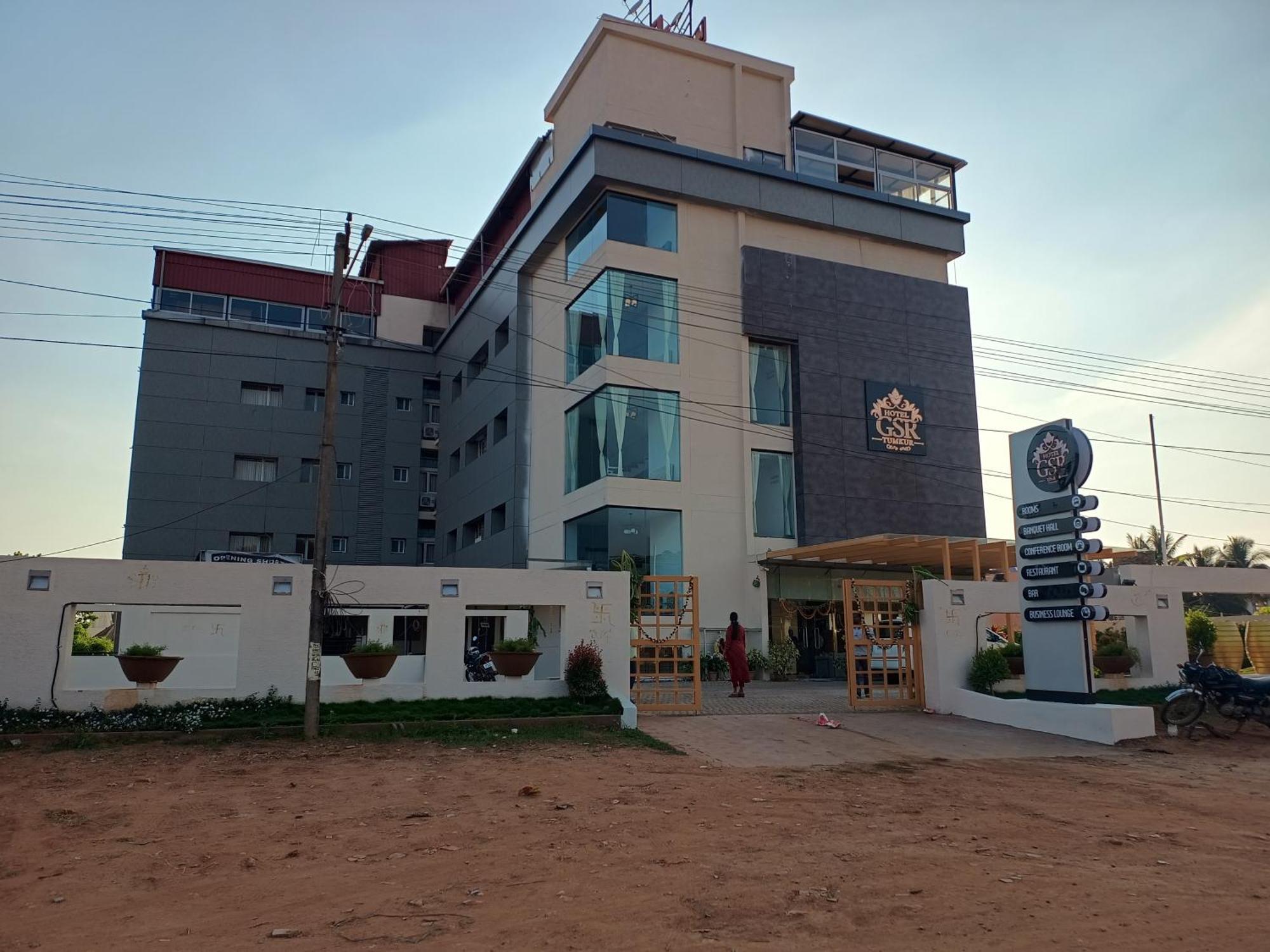 Hotel Gsr Tumkur ภายนอก รูปภาพ